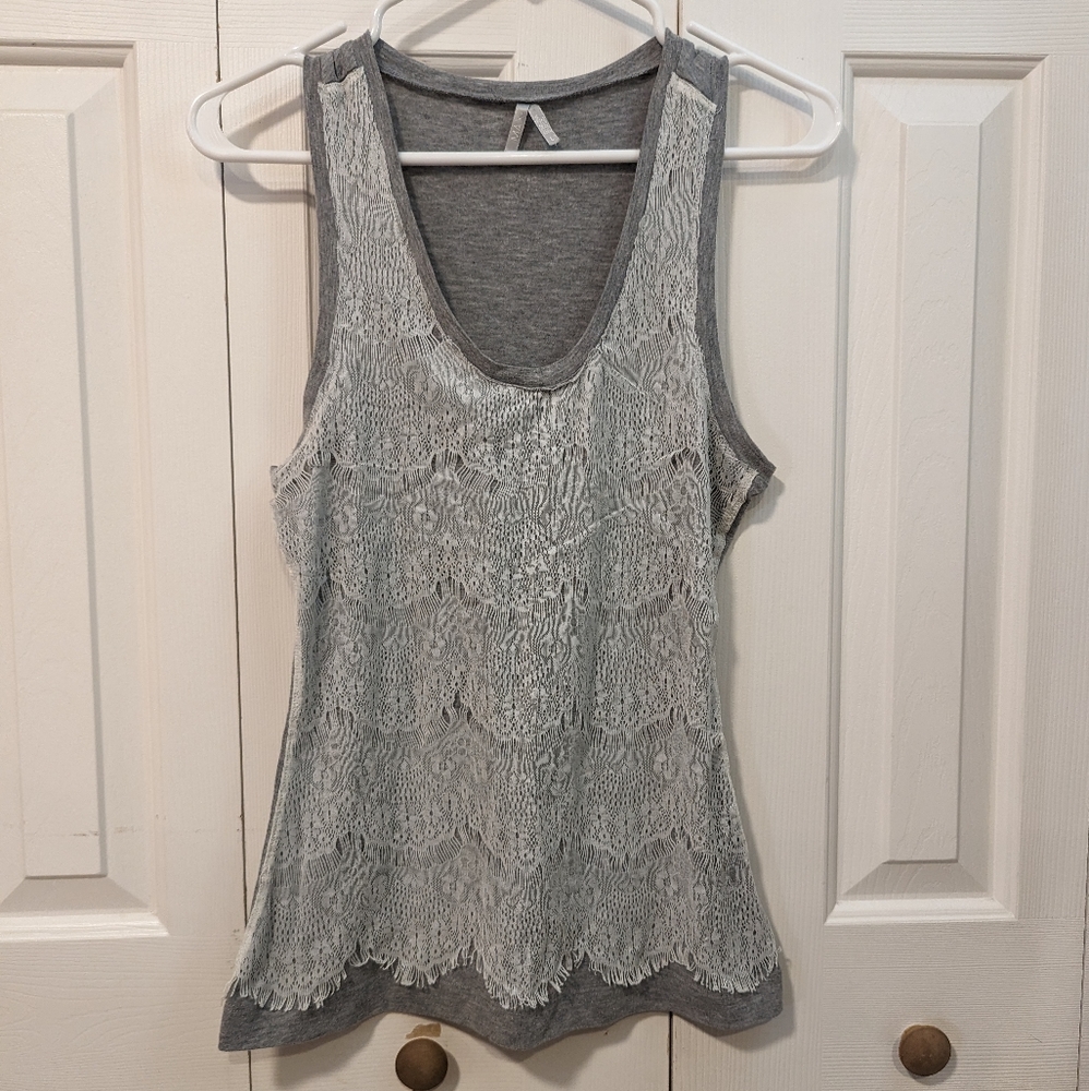 Max brand tank top. Size large.